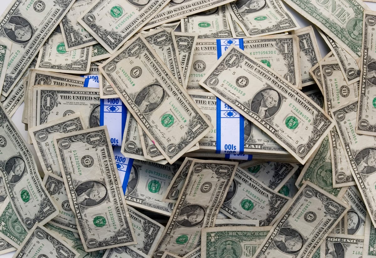 dolares en fajos