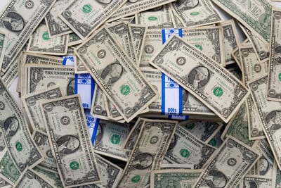 dolares en fajos